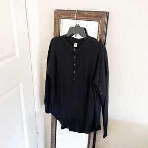 Old Navy black waffle knit henley long sleeve sweater